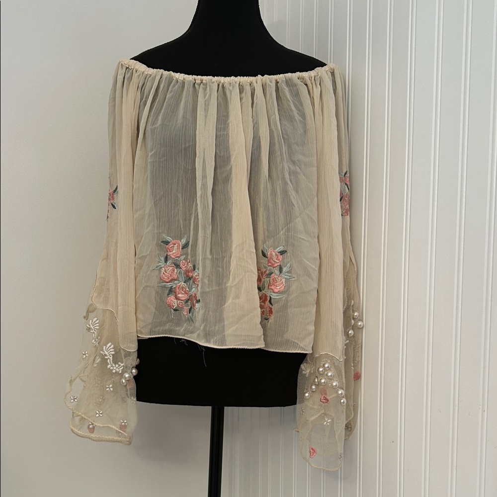 NWT Designer Elegant Bohemian Off-Shoulder Floral Embroidered Kimono Sleeve